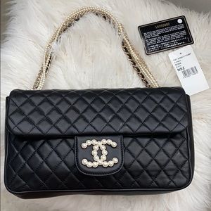 CHANEL Medium Westminster Pearl Flap Black